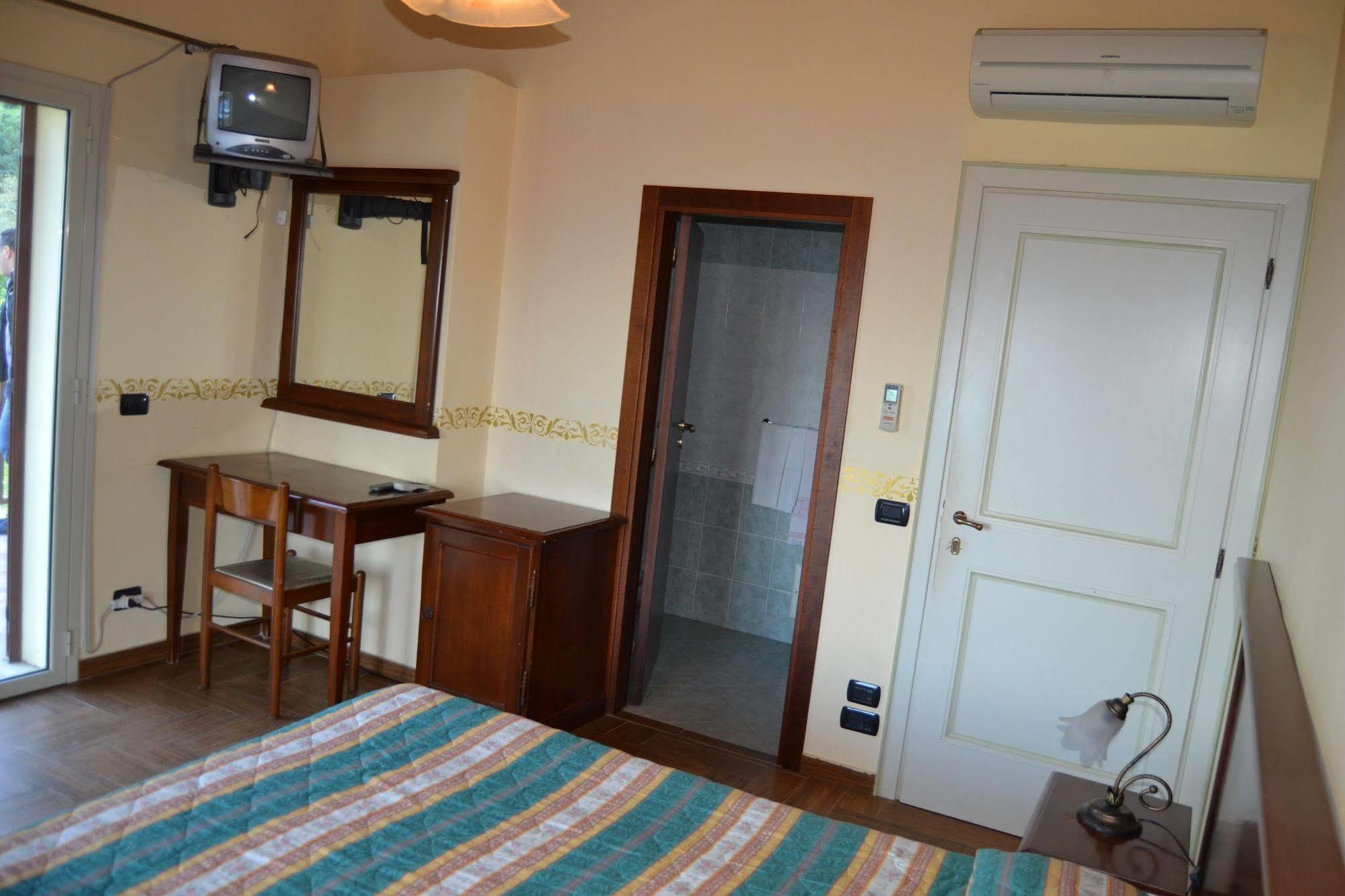 B&B Villa Chianalea 쉴라 외부 사진